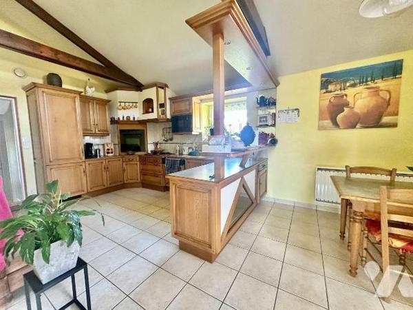 EXCLUSIVITE TRENTE CINQ NOTAIRES !! Au c?ur d'un hameau en sortie de Bruz, venez découvrir ce b...