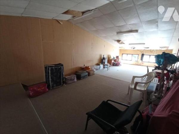 Centre-ville de Condé sur Noireau , à rénover une maison d'habitation de plain pieds d'environ ...