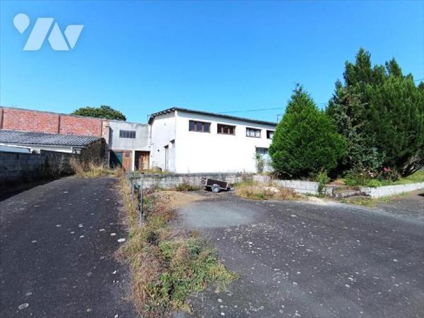 Centre-ville de Condé sur Noireau , à rénover une maison d'habitation de plain pieds d'environ ...