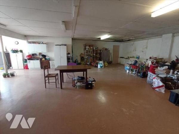 Centre-ville de Condé sur Noireau , à rénover une maison d'habitation de plain pieds d'environ ...