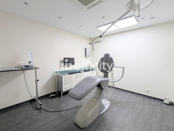 Local Commercial 6 pièces - 137 m²