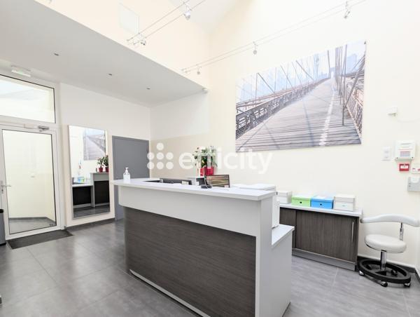 Local Commercial 6 pièces - 137 m²