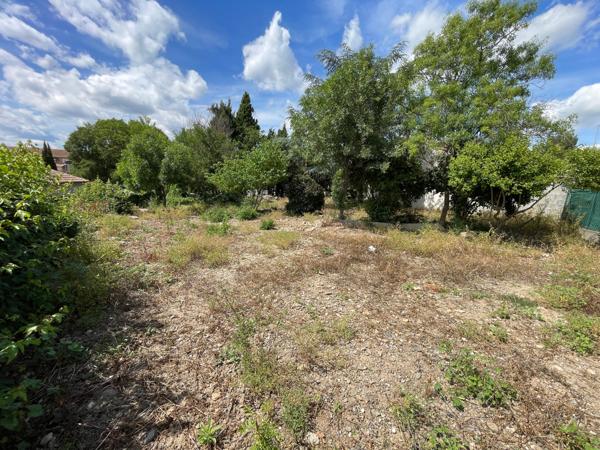 Terrain de 532m2, hors lotissement, viabilisé