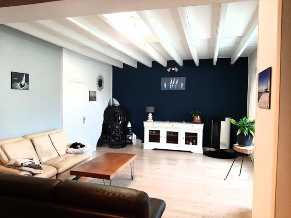 À Vendre – Magnifique Maison en Pierre de 195 m² avec Piscine & Dépendances – Pouillé