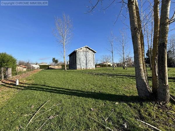 Vente                                                      Local commercial
                        
                                         80 m2                     à Casteljaloux