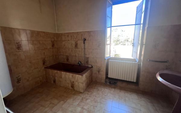 Maison à vendre    5 pièces •  Milhaud