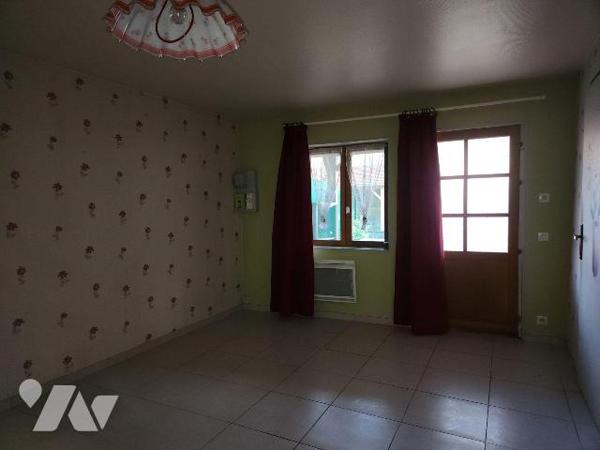 À vendre à Laferté-sur-Aube. A seulement 5 minutes de Ville-sous-la-Ferté et de l'autoroute A5,...