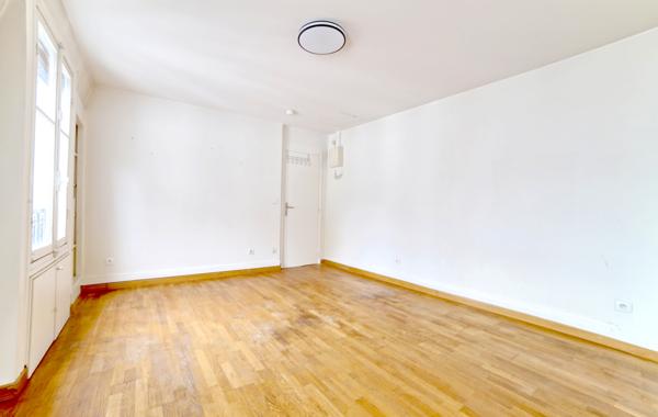 Paris (75007) Vente F2 au dernier étage d’un immeuble historique ! Paris 7ème