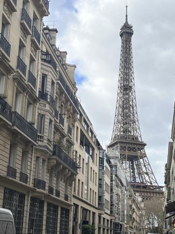 Paris (75007) Vente F2 au dernier étage d’un immeuble historique ! Paris 7ème