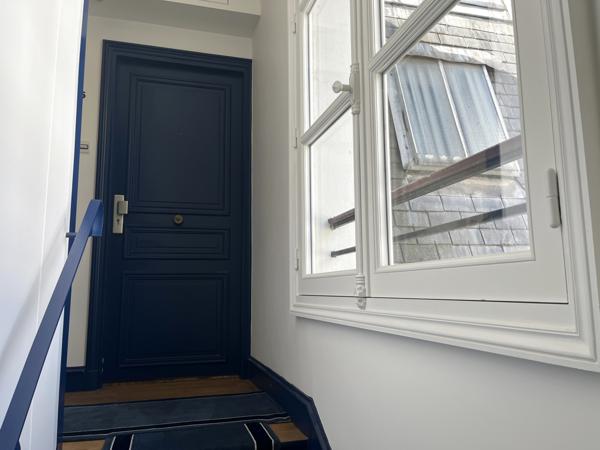 Paris (75007) Vente F2 au dernier étage d’un immeuble historique ! Paris 7ème