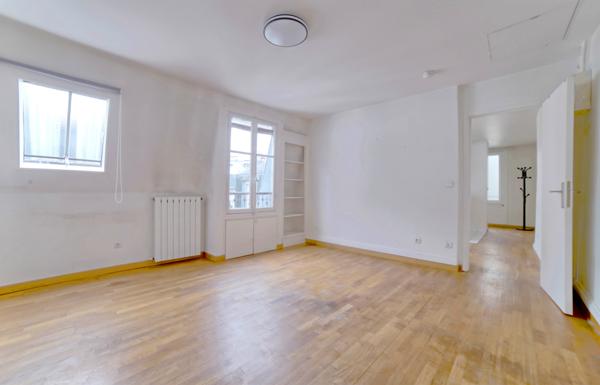 Paris (75007) Vente F2 au dernier étage d’un immeuble historique ! Paris 7ème