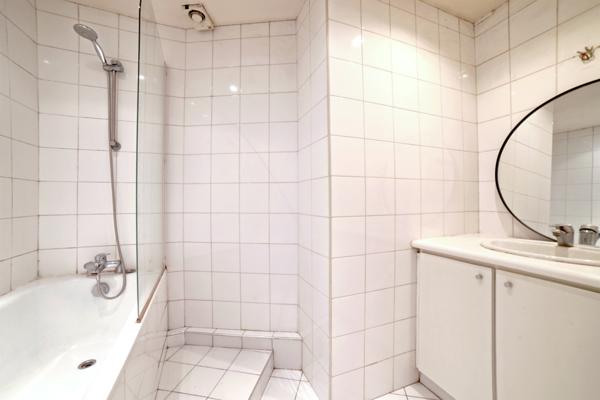 Paris (75007) Vente F2 au dernier étage d’un immeuble historique ! Paris 7ème