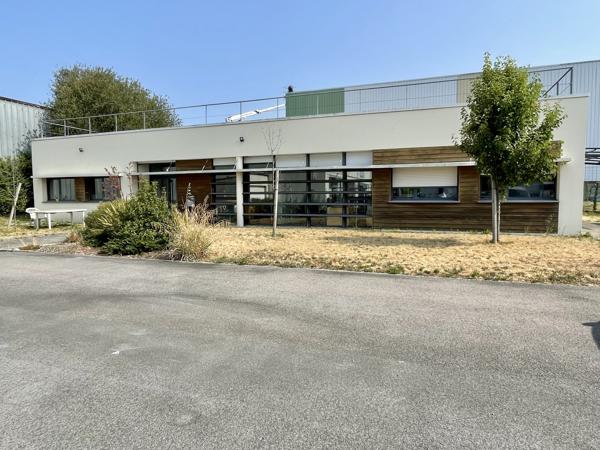 Bureau à louer à Saint-Herblain bâtiment indépendant parcelle sécurisée