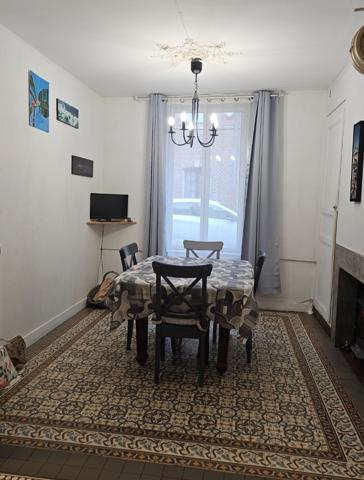 Gournay-en-Bray (76220) Maison de ville avec hangar – plein cœur de ville – Fort potentiel !