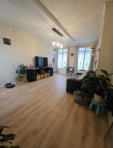 Gournay-en-Bray (76220) Maison de ville avec hangar – plein cœur de ville – Fort potentiel !