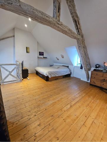 Gournay-en-Bray (76220) Maison de ville avec hangar – plein cœur de ville – Fort potentiel !