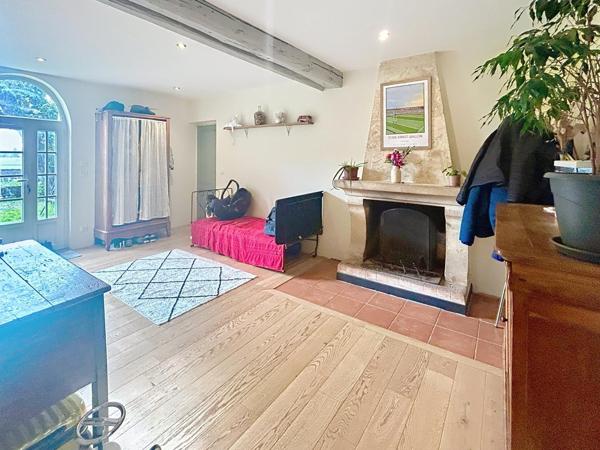 Maison en pierre aux beaux volumes