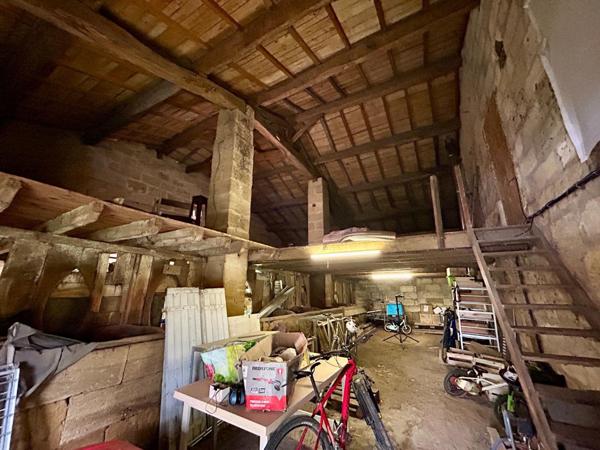 Maison en pierre aux beaux volumes