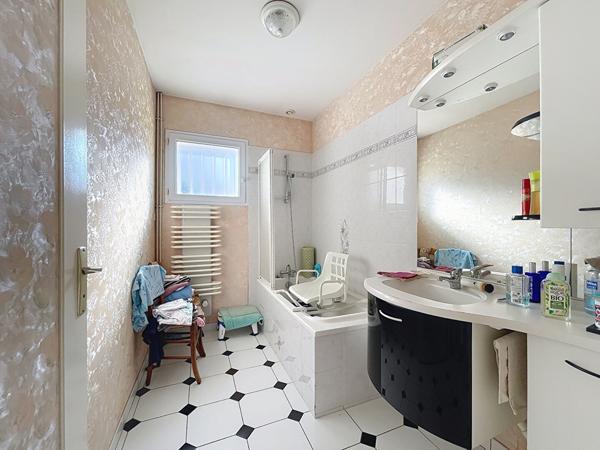 Maison Les Sables D Olonne Olonne Centre 2 chambres jardin garage proche commerces