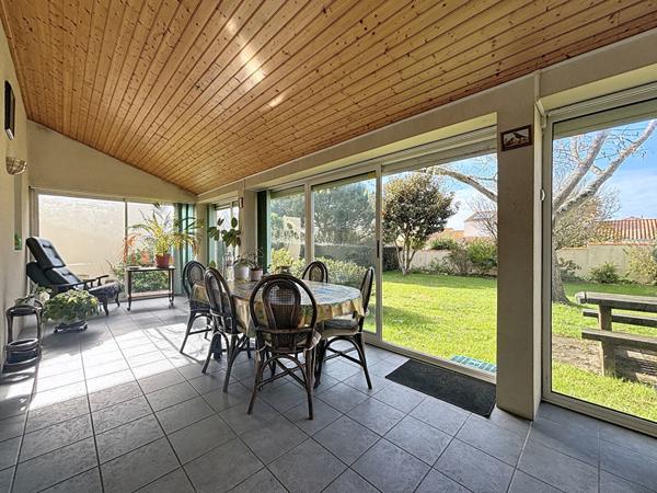 Maison Les Sables D Olonne Olonne Centre 2 chambres jardin garage proche commerces