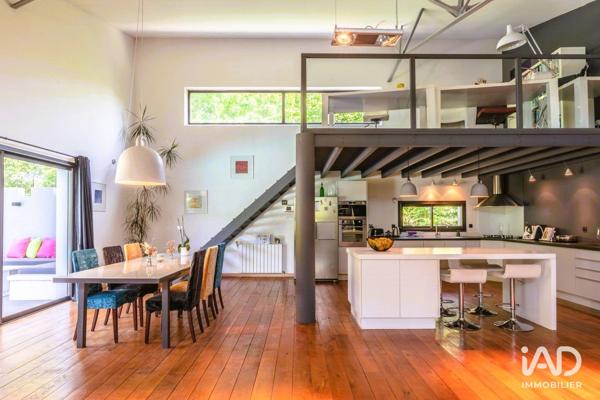 Maison à vendre 6 pièces 239 m² Léognan