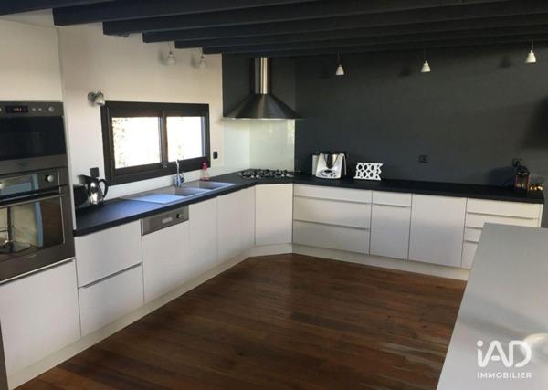 Maison à vendre 6 pièces 239 m² Léognan