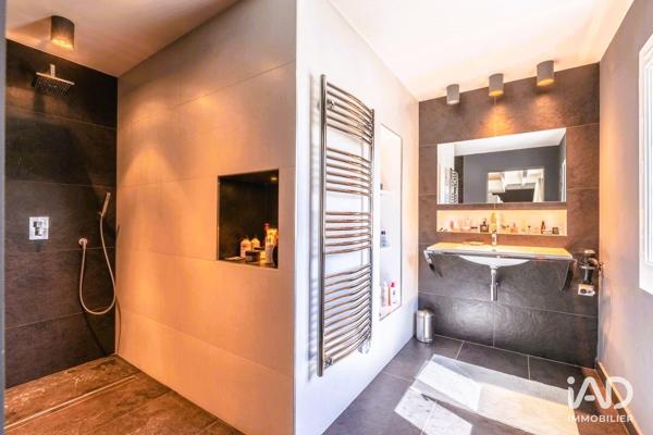 Maison à vendre 6 pièces 239 m² Léognan