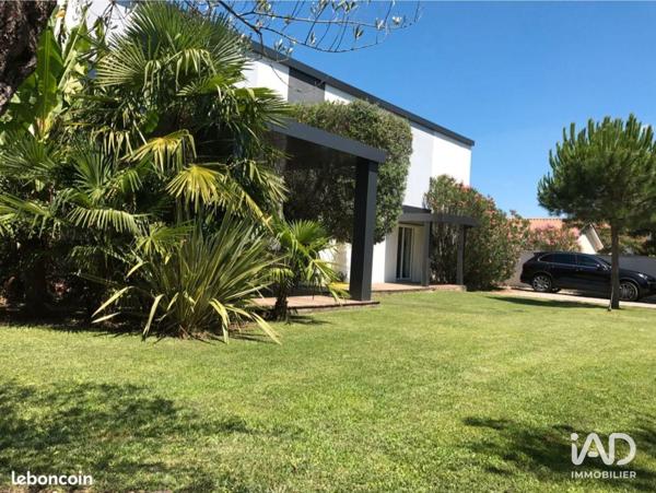 Maison à vendre 6 pièces 239 m² Léognan
