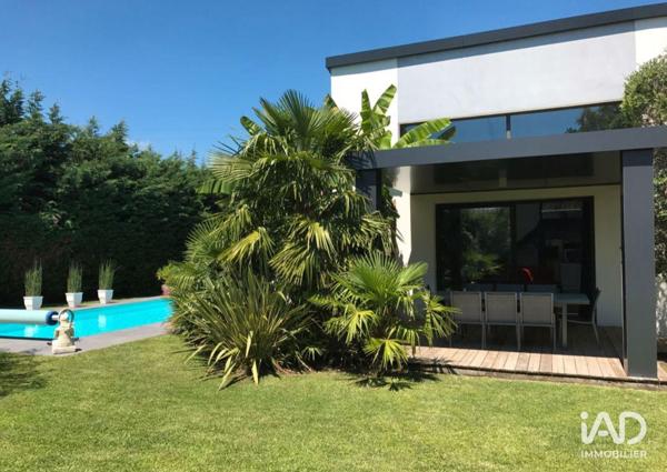 Maison à vendre 6 pièces 239 m² Léognan