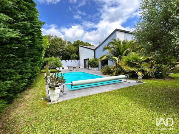 Maison à vendre 6 pièces 239 m² Léognan