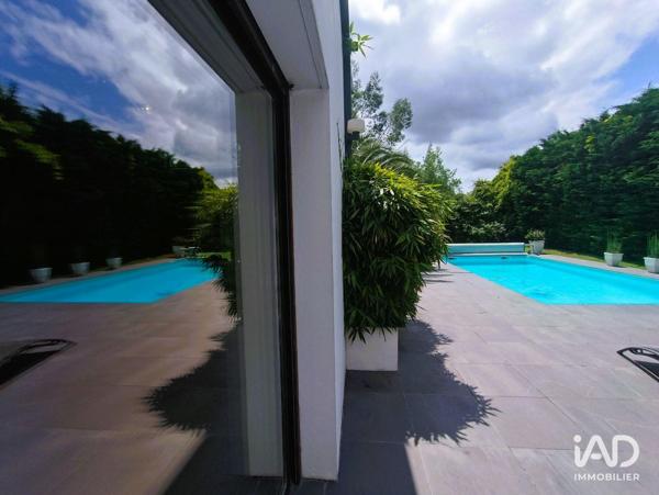 Maison à vendre 6 pièces 239 m² Léognan