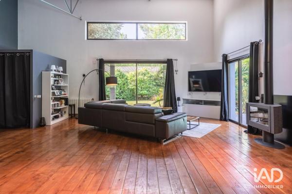 Maison à vendre 6 pièces 239 m² Léognan