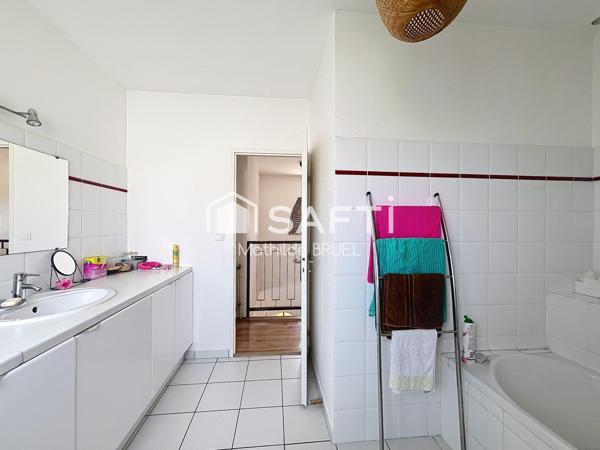 Maison familiale 6 pièces avec piscine