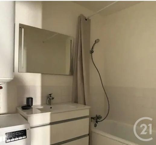 Immeuble à vendre  200 m 2   BEUZEVILLE  - 27