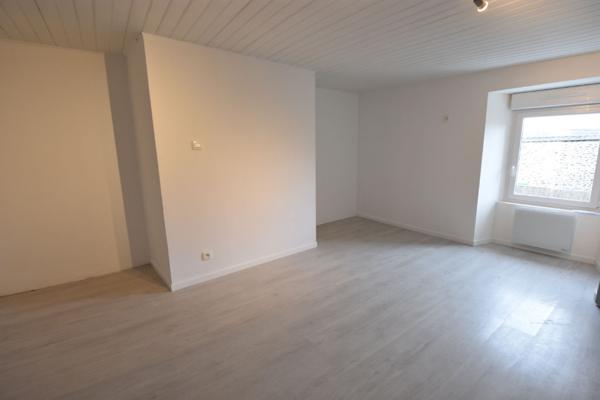 LA BACONNIERE MAISON SANS EXTERIEUR