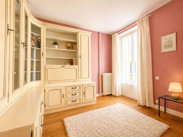 Secteur Bellême - Maison 5 chambres avec ateliers, bureaux, gîte et jardin clos