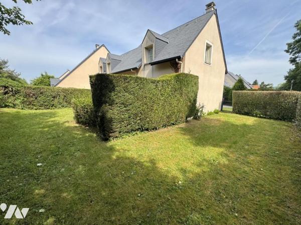 Maison avec jardin et garage