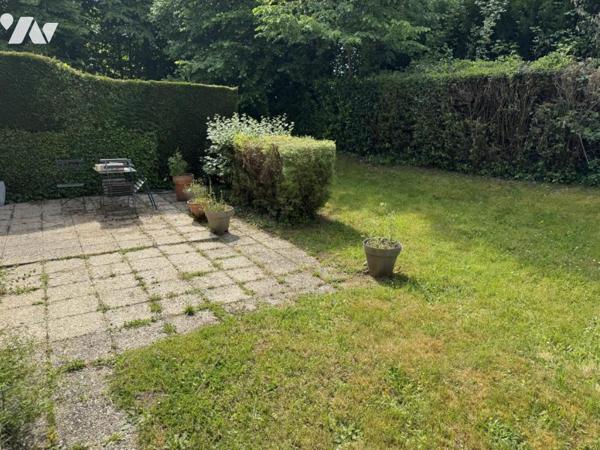 Maison avec jardin et garage