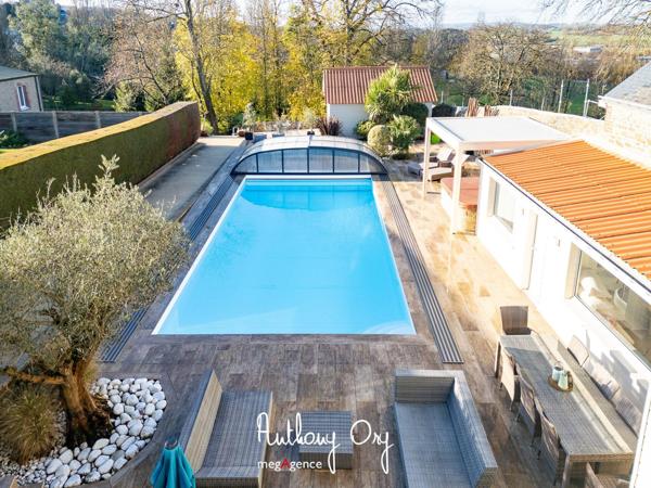 Maison à VIRE NORMANDIE, 14500 - 10 pièces 247m²