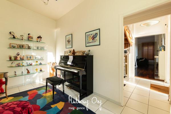 Maison à VIRE NORMANDIE, 14500 - 10 pièces 247m²