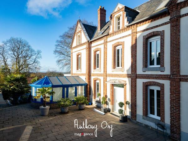 Maison à VIRE NORMANDIE, 14500 - 10 pièces 247m²