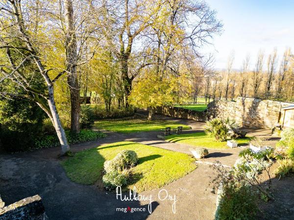 Maison à VIRE NORMANDIE, 14500 - 10 pièces 247m²