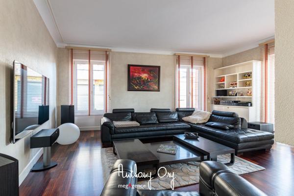 Maison à VIRE NORMANDIE, 14500 - 10 pièces 247m²