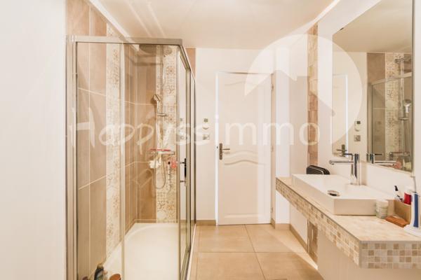 Maison
                                                                                                                                                                                                                                                                                                                        6 pièce(s)                                                                                                                                                                                                          5 chambre(s)                                                                                                                                                                                                          210  m²