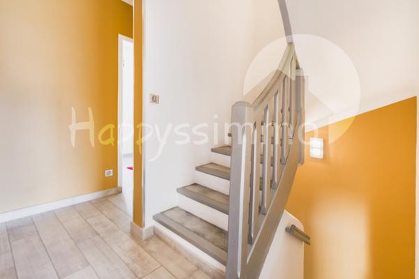 Maison
                                                                                                                                                                                                                                                                                                                        6 pièce(s)                                                                                                                                                                                                          5 chambre(s)                                                                                                                                                                                                          210  m²