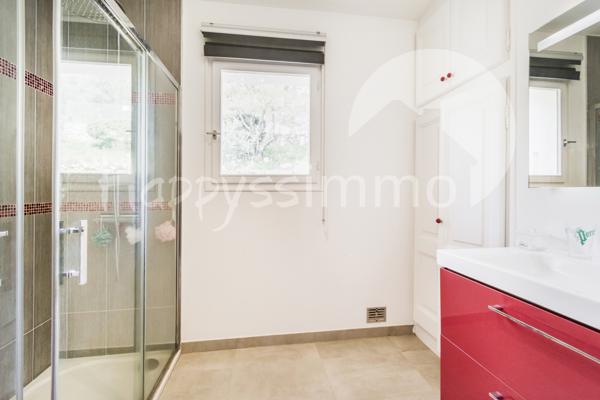 Maison
                                                                                                                                                                                                                                                                                                                        6 pièce(s)                                                                                                                                                                                                          5 chambre(s)                                                                                                                                                                                                          210  m²