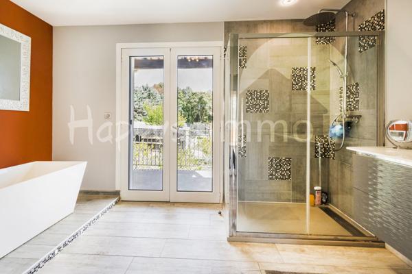 Maison
                                                                                                                                                                                                                                                                                                                        6 pièce(s)                                                                                                                                                                                                          5 chambre(s)                                                                                                                                                                                                          210  m²