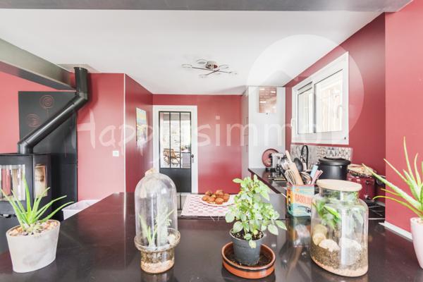 Maison
                                                                                                                                                                                                                                                                                                                        6 pièce(s)                                                                                                                                                                                                          5 chambre(s)                                                                                                                                                                                                          210  m²