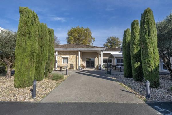 INVESTISSEMENT LOCATIF – Jonzac – Résidence EHPAD Résidence du Bourg Nouveau – 7 % de rentabilité