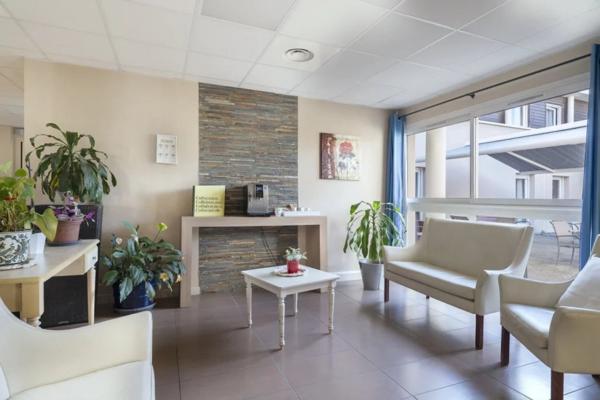 INVESTISSEMENT LOCATIF – Jonzac – Résidence EHPAD Résidence du Bourg Nouveau – 7 % de rentabilité